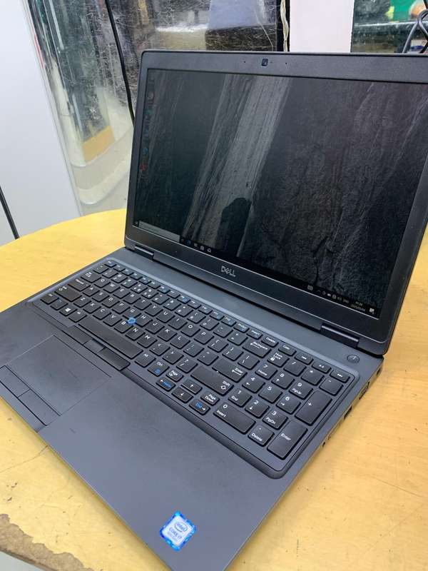 Dell Latitude 5590 Laptop - Intel Core i7 8th Gen Laptop, 16GB Ram, 512GB SSD, 15.6