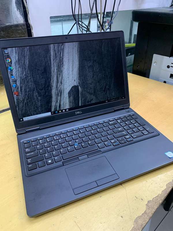 Dell Latitude 5590 Laptop - Intel Core i7 8th Gen Laptop, 16GB Ram, 512GB SSD, 15.6