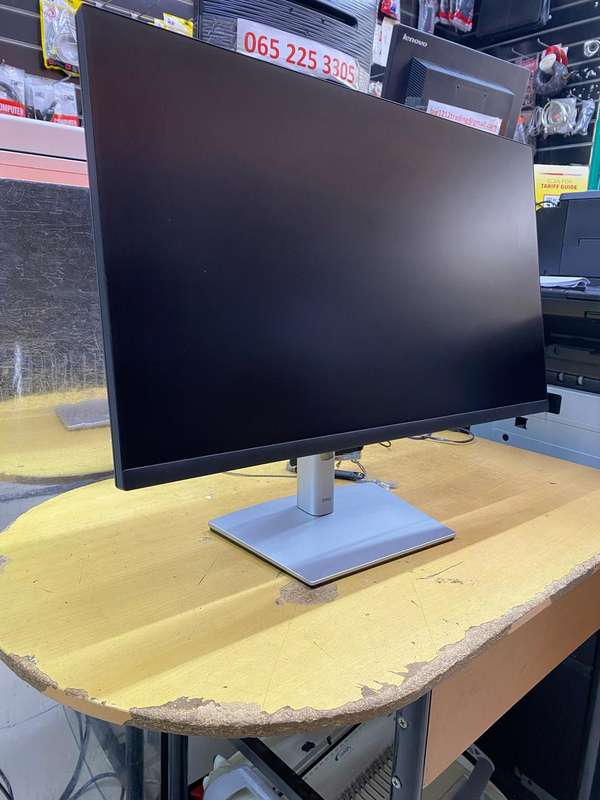 Dell P2722H 68.6cm (27") 1920 x 1080 FHD Monitor (Borderless / Frameless Monitor)
