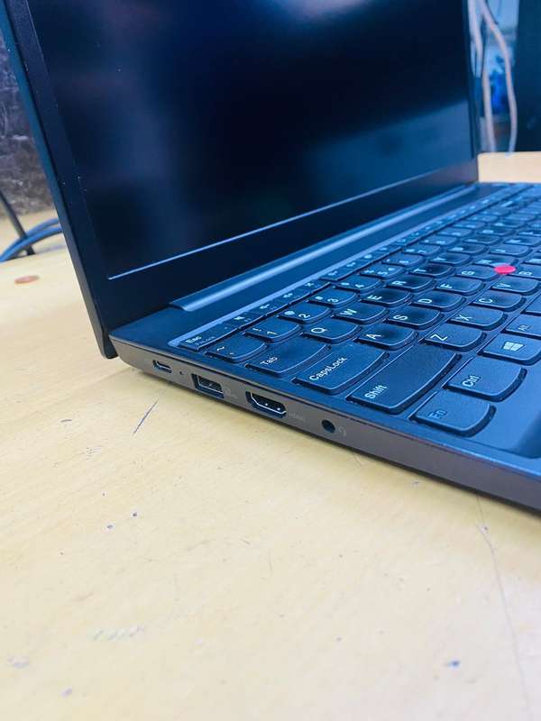 Lenovo ThinkPad E15 15.6-inch FHD Intel Core i7-1165G7 8GB RAM 512GB SSD