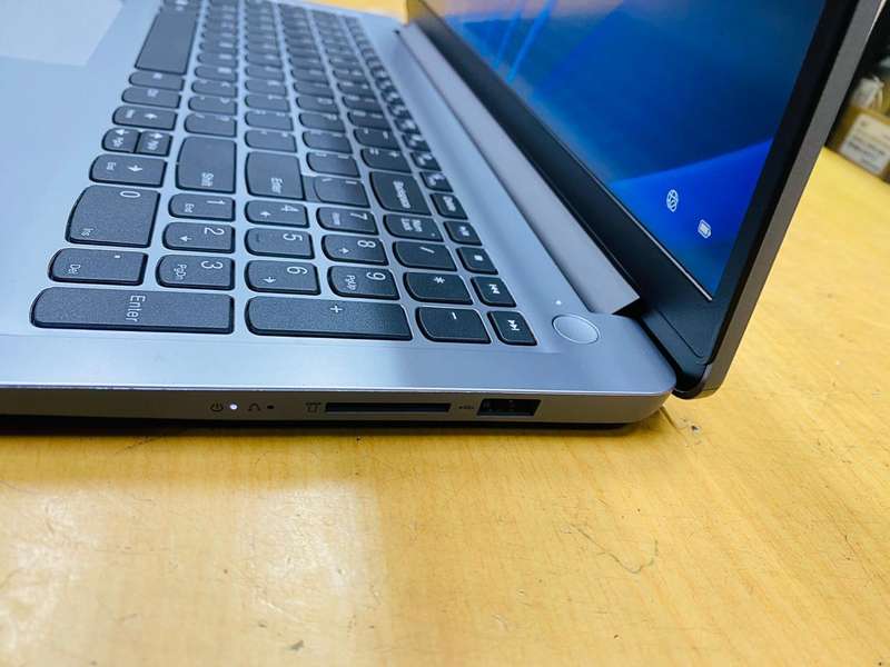 Lenovo IdeaPad 1 | 15.6-inch HD AMD Ryzen 3 - 7320U | 4GB RAM | 256GB SSD Win 11  Laptop