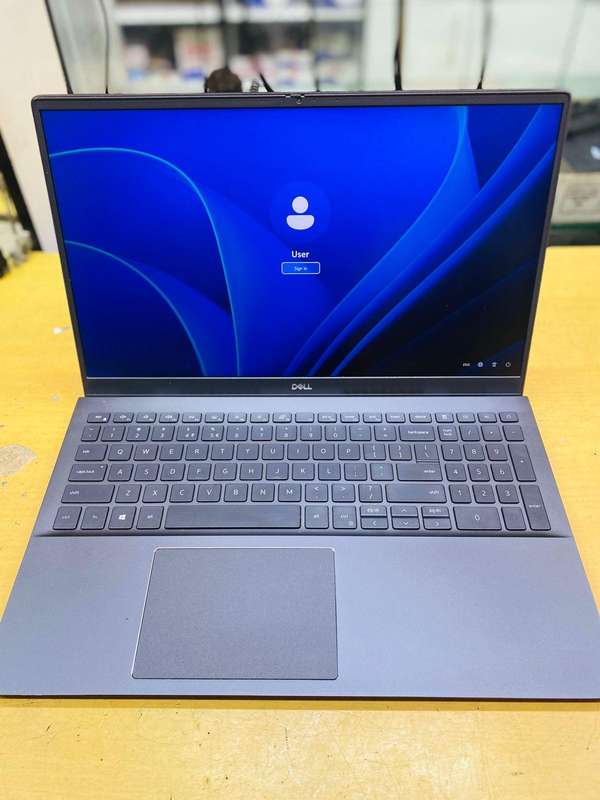 Dell Vostro 15 Laptop  11th Gen Intel Core i5-1135G7, 16GB Ram, 256GB  SSD, 15.6 , Win 11