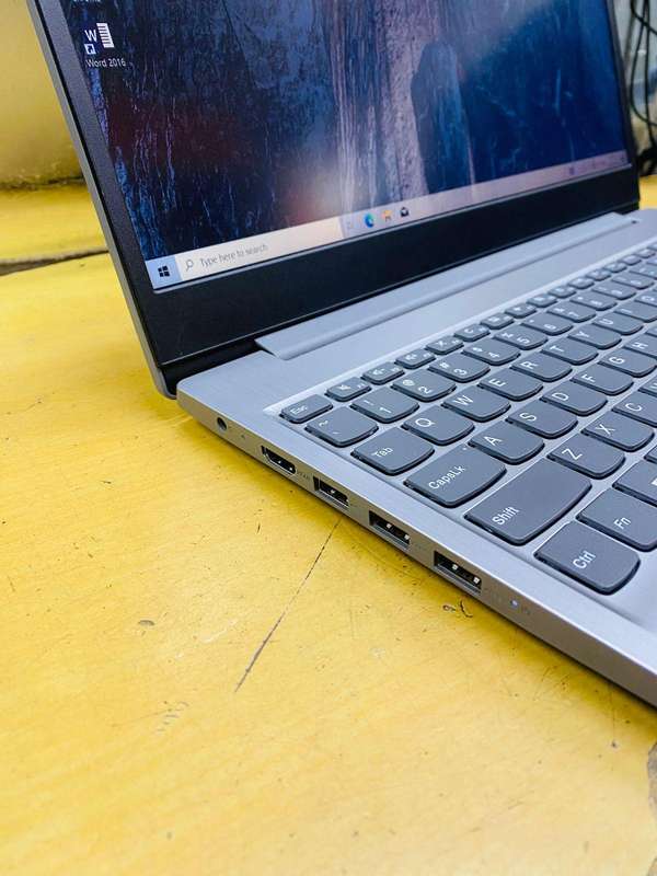 Lenovo IdeaPad 3 , 15.6-inch FHD Intel Core i3-10110U ,8GB RAM ,512Gb SSD ,Win 10 PRO Laptop