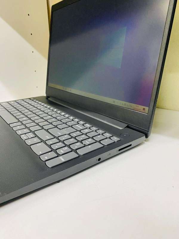 Lenovo IdeaPad 3 15.6-inch FHD Intel Celeron N4020 4GB RAM 256GB SSD Win 10 pro Laptop