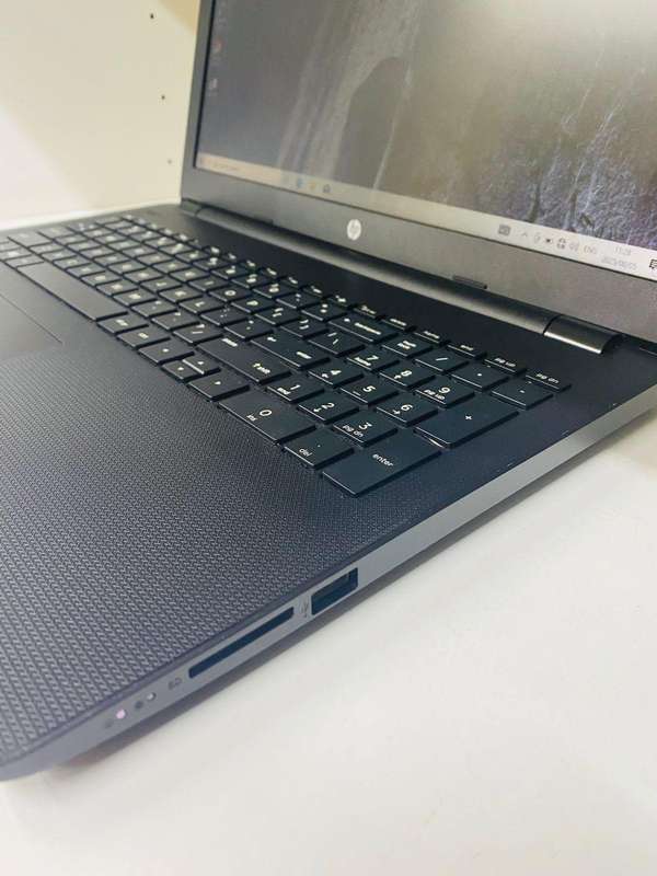 HP 15-rb004ni AMD A4-9120 RADEON R3, 8GB RAM 256GB SSD Black