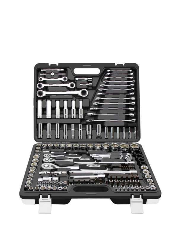 150 Piece Combination Socket and Wrench Set