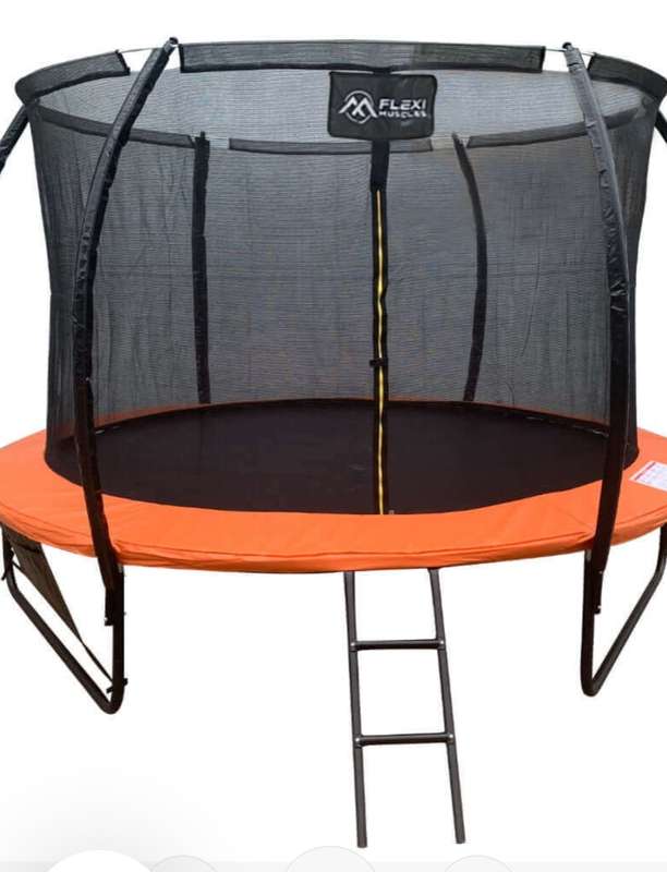 Trampoline with Enclosure Net and Curved Poles Trampoline