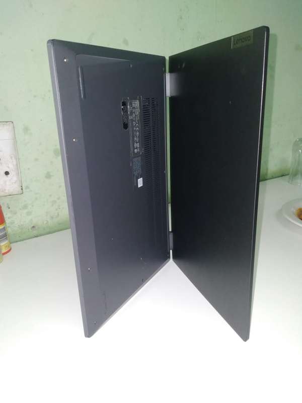 Lenovo IdeaPad Flex 5 2in 1, AMD Ryzen 3, 512MB GPU, 4GB, 512GB Nvem M.2,  Touch Screen, WIFI,  Good