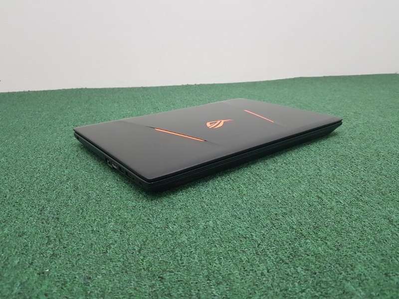 Asus ROG Strix Gaming i5 7th Gen, 32GB Ram, 500GB M.2 Nvem, 1TB, GTX 1050 4GB GDDR5, Battery 100%
