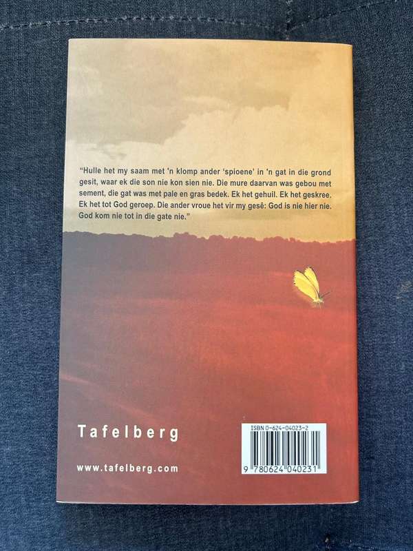 Twee boeke: Slagoffers en Wolf op my spoor