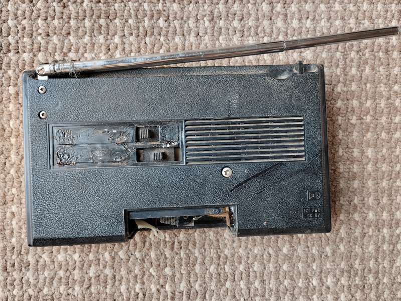 Vintage 2x National Panasonic FM/AM Radio - not tested for parts