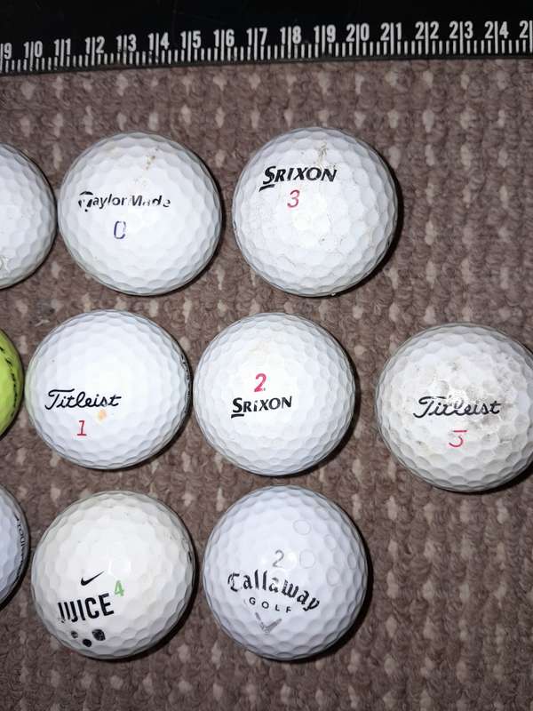 31xSecond Hand Used Golf Balls & Tees Bundle