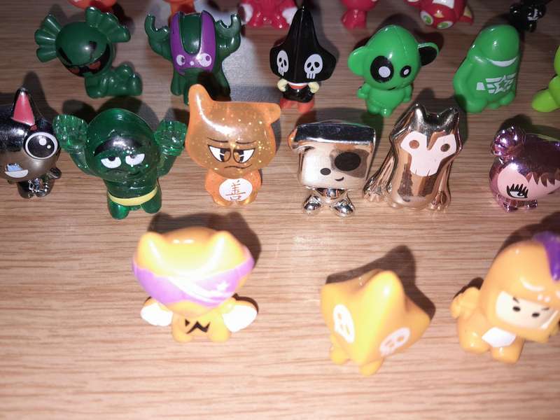 Gogos Crazy Bones and Collectors' Tin Bundle