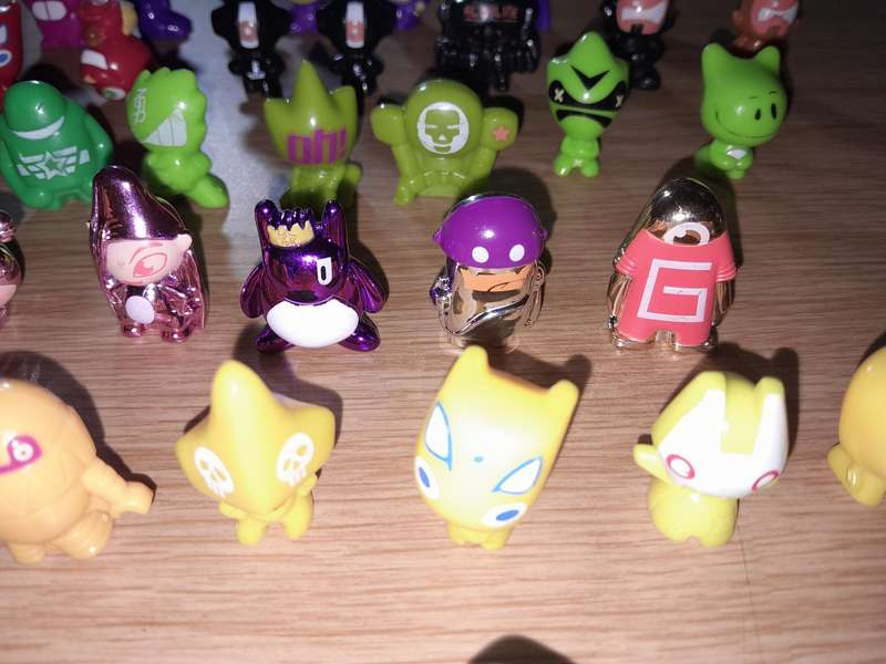 Gogos Crazy Bones and Collectors' Tin Bundle