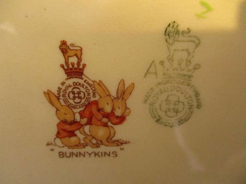 WOW! Signed Royal Doulton Bunnykins Greetings Bowl!