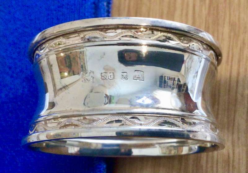21 grams Hallmarked Sterling Silver Boxed Napkin Ring!