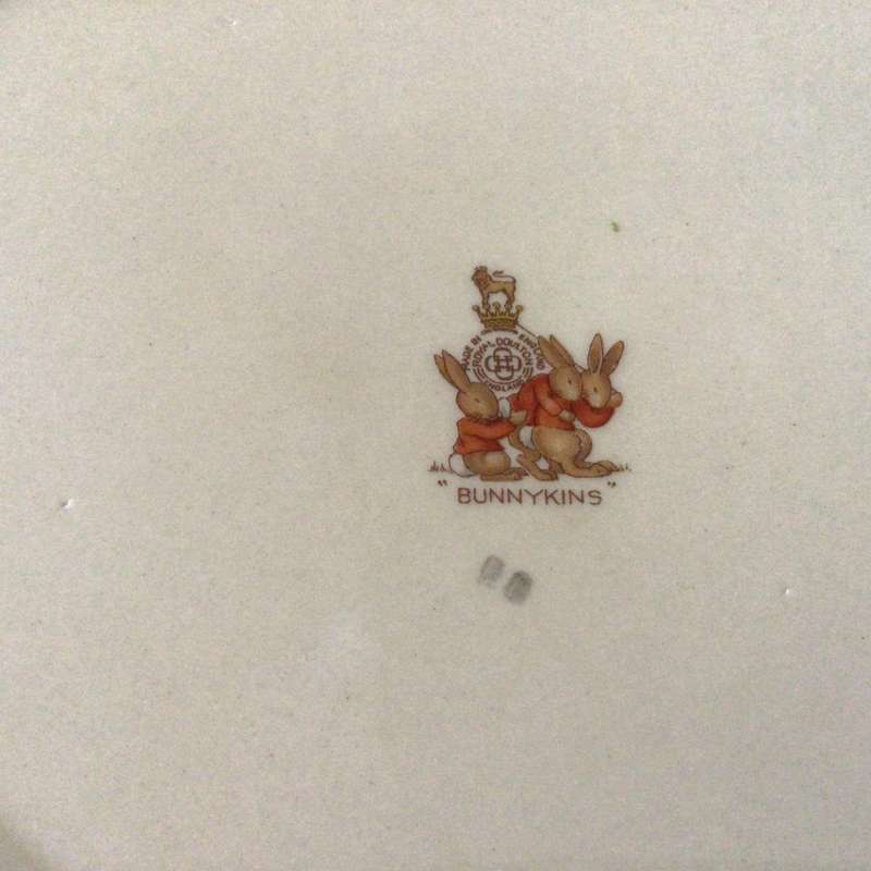 Signed Large Royal Doulton Bunnykins Picnic Scene Bowl!