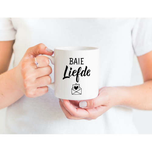 Printed White Ceramic Mug: Liefde