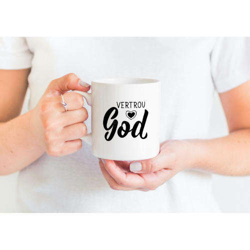 Printed White Ceramic Mug: Vertrou
