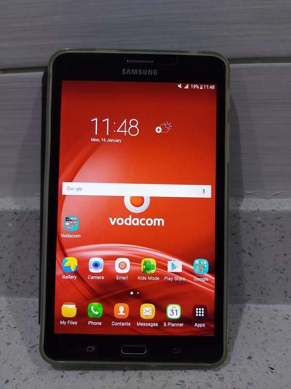 MINT/ORIGINAL SAMSUNG 7 INCH GALAXY TAB A BOXED