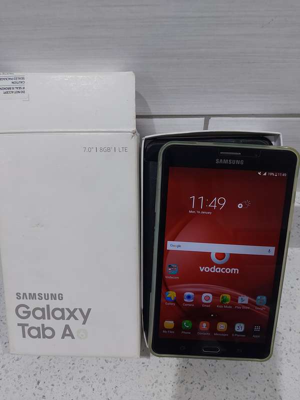 MINT/ORIGINAL SAMSUNG 7 INCH GALAXY TAB A BOXED