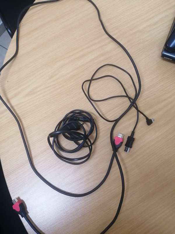 PS3 SLIM LINE COMBO . TWO ORIGINAL CONTROLLERS. 4 GAMES WITH ALL THE CABLES 500GIG