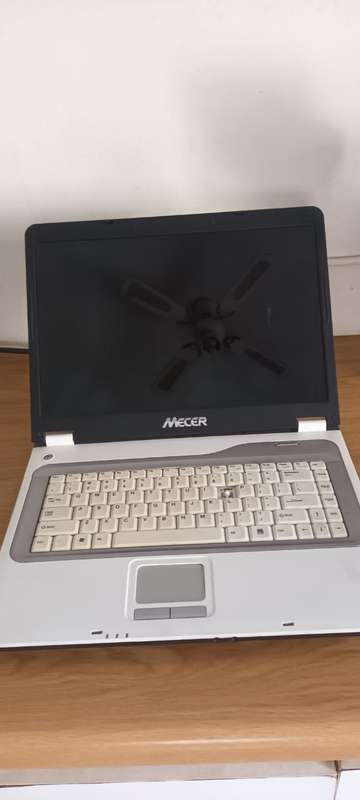 Mecer Voyager AL-096 laptop ***PLEASE READ THE ADVERT***