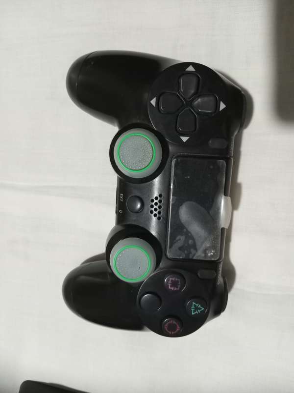 Ps4 + 11 games