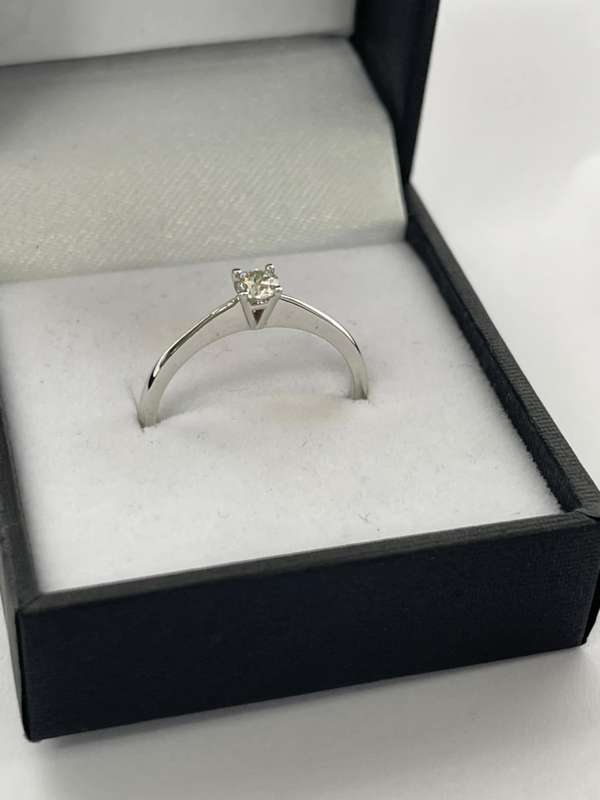 18ct White Gold 0.2110ct Diamond Solitaire - Evaluation R23  000