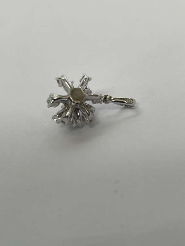 18ct White Gold 0.37ct Diamond Snowflake Pendant- Evaluation R31 940