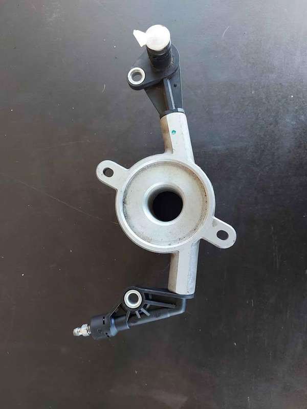 Used Mercedes M271 C200 Clutch slave cylinder P/N PA66-GF35