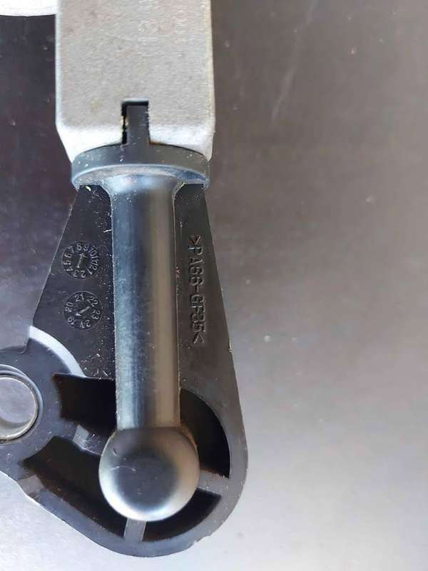 Used Mercedes M271 C200 Clutch slave cylinder P/N PA66-GF35