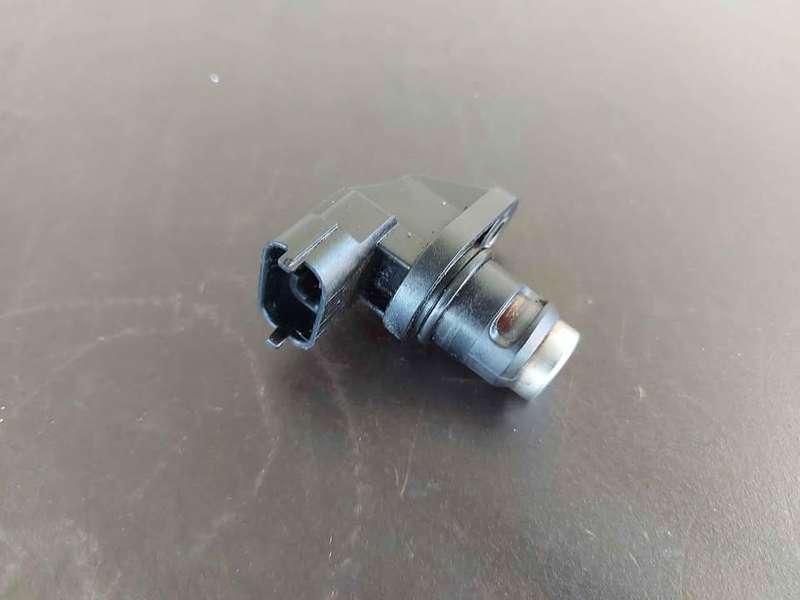 Used Mercedes W203 M271 Camshaft Position Sensor P/N A0041536928