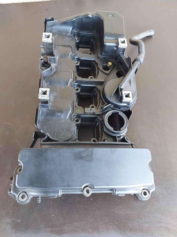 Used Mercedes M271 Tappet cover (PCV valve included) P/N A2710101030