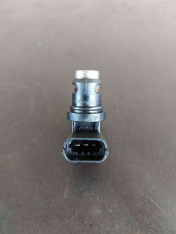 Used Mercedes W203 M271 Camshaft Position Sensor P/N A0041536928