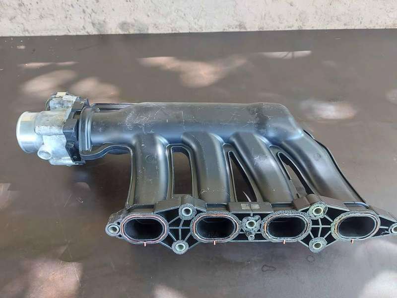 Used Mercedes W203 M271 Intake Manifold + Throttle Body P/N A2711401101 & A2711410025