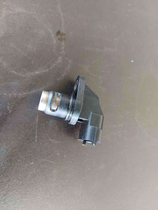 Used Mercedes W203 M271 Camshaft Position Sensor P/N A0041536928