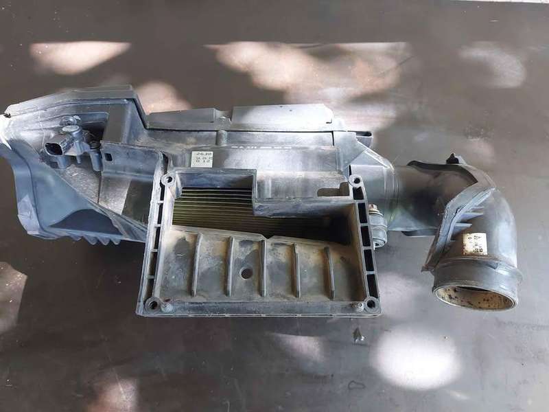 Used Mercedes W203 M271 Air Intake Box Including Sensors P/N A2710900901