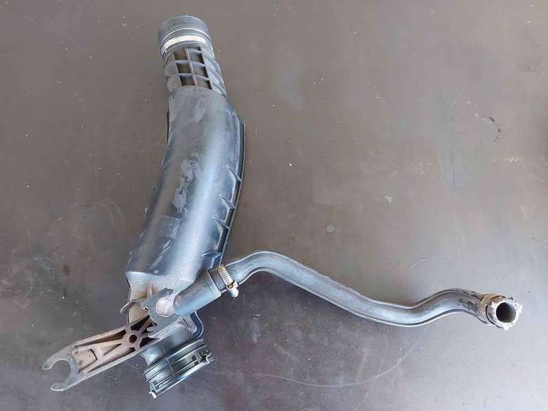 Used Mercedes W203 M271 Supercharger intake resonator