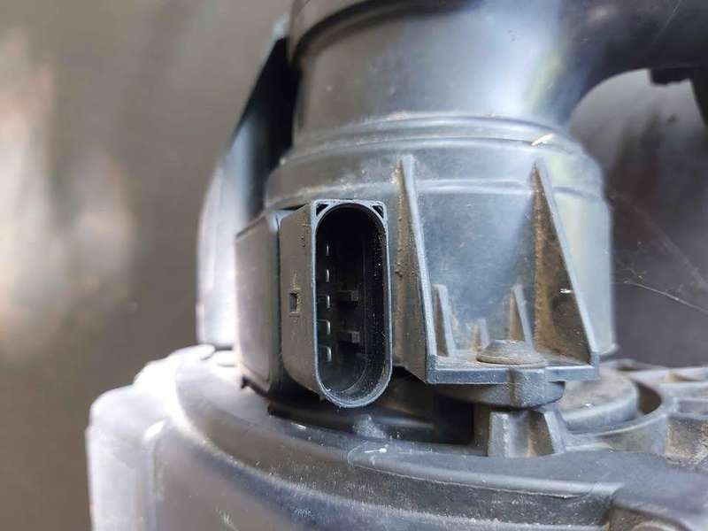 Used Mercedes W203 M271 Air Intake Box Including Sensors P/N A2710900901
