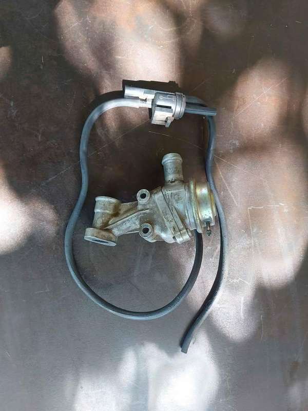 Used Mercedes W203 M271 EGR Valve & Solenoid P/N A0021406260