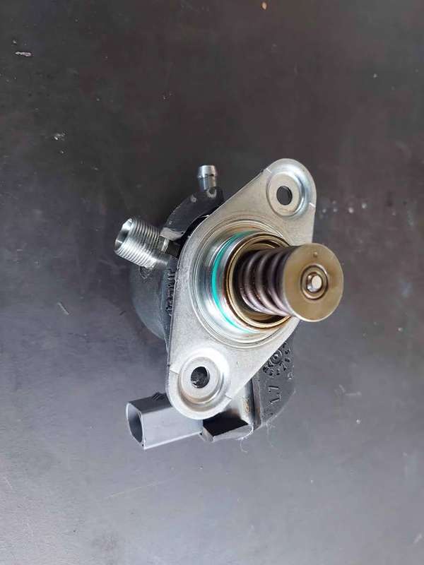 Used M274 High Pressure Fuel Pump P/N A2742260385001
