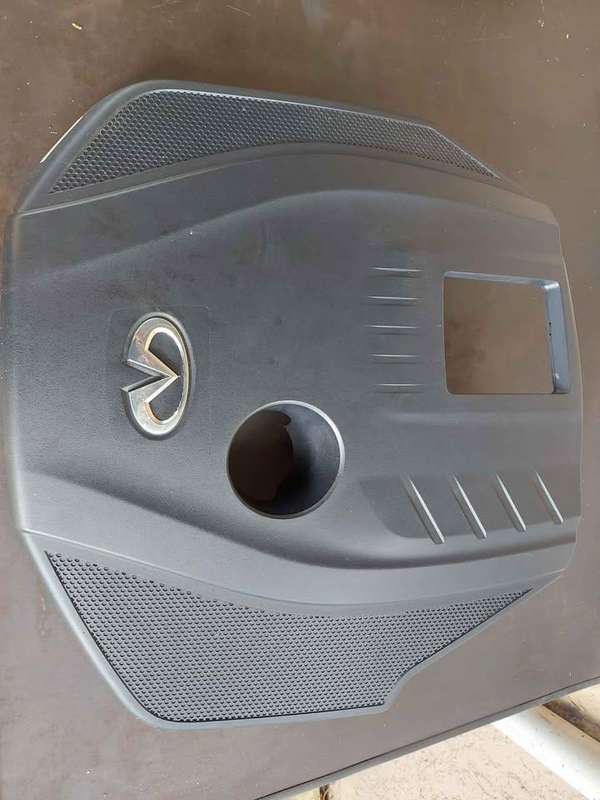 Used Infiniti Q50 Engine cover