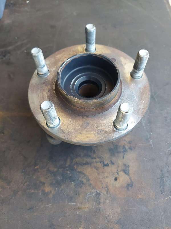 Used Infiniti Q50 Passenger side Wheel bearing Hub