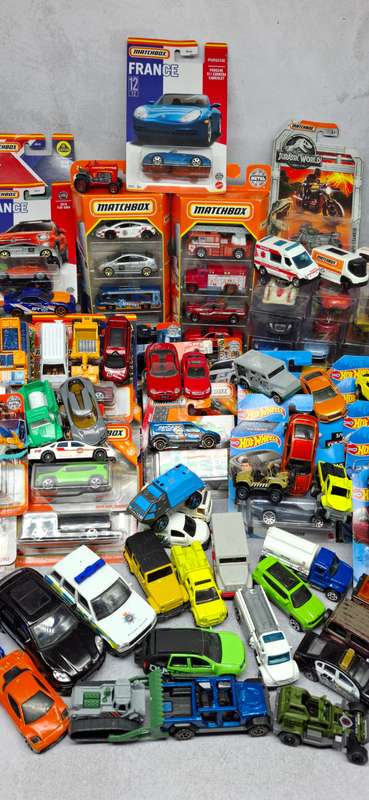 Assortment of  160 Vintage and Newer Matchbox, Hot Wheels and Various Makers Toy Cars