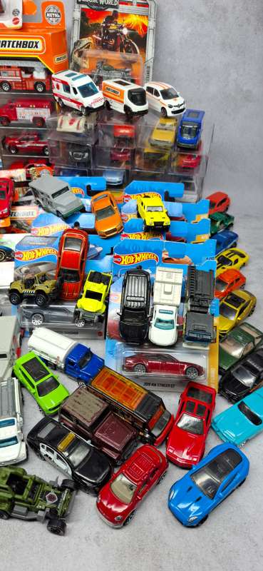 Assortment of  160 Vintage and Newer Matchbox, Hot Wheels and Various Makers Toy Cars