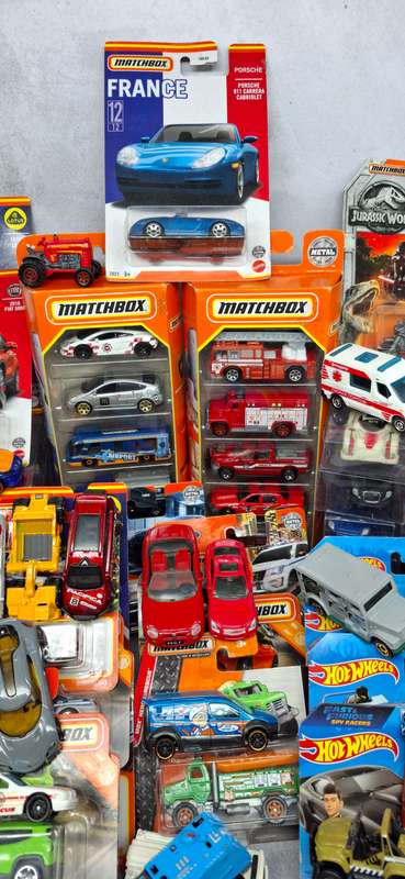 Assortment of  160 Vintage and Newer Matchbox, Hot Wheels and Various Makers Toy Cars