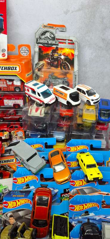 Assortment of  160 Vintage and Newer Matchbox, Hot Wheels and Various Makers Toy Cars