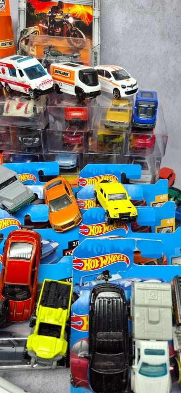 Assortment of  160 Vintage and Newer Matchbox, Hot Wheels and Various Makers Toy Cars