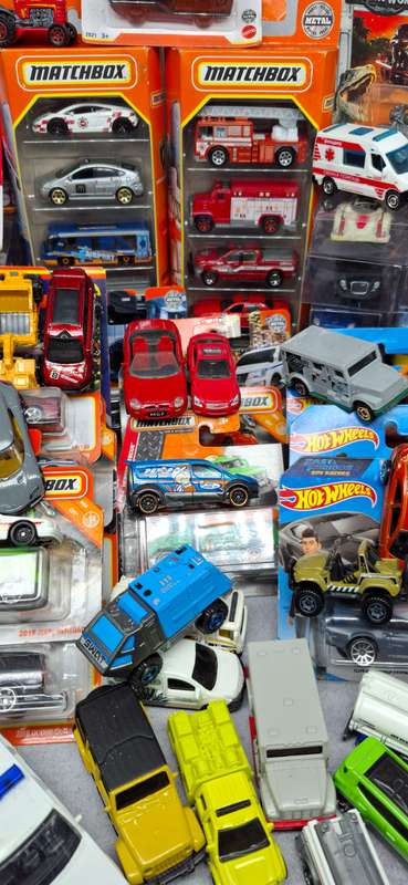 Assortment of  160 Vintage and Newer Matchbox, Hot Wheels and Various Makers Toy Cars